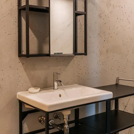 Real By Mycelia Vila